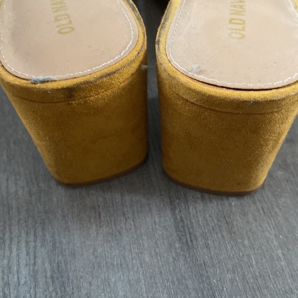 Womens Old Navy Yellow Sandals - Picture 5 of 5